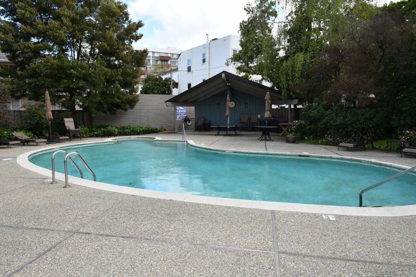 525 Almer Road, Unit 104 Burlingame, CA 94010 - Photo 6 of 20 Gallery Image 6
