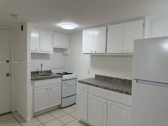 $1,500 | 750 Northeast 195th Street, Unit 128, Miami, FL 33179