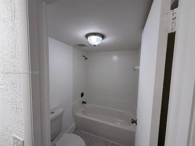 $1,500 | 750 Northeast 195th Street, Unit 128, Miami, FL 33179