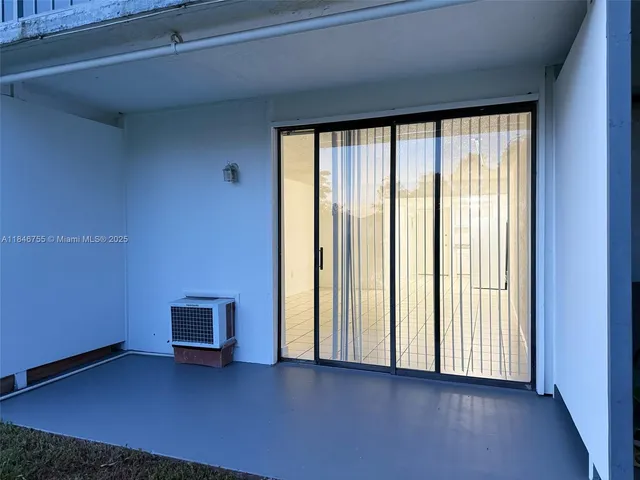 $1,500 | 750 Northeast 195th Street, Unit 128, Miami, FL 33179