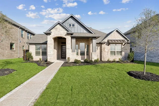 $499,900 | 1000 Sunflower Street, Crowley, TX 76036