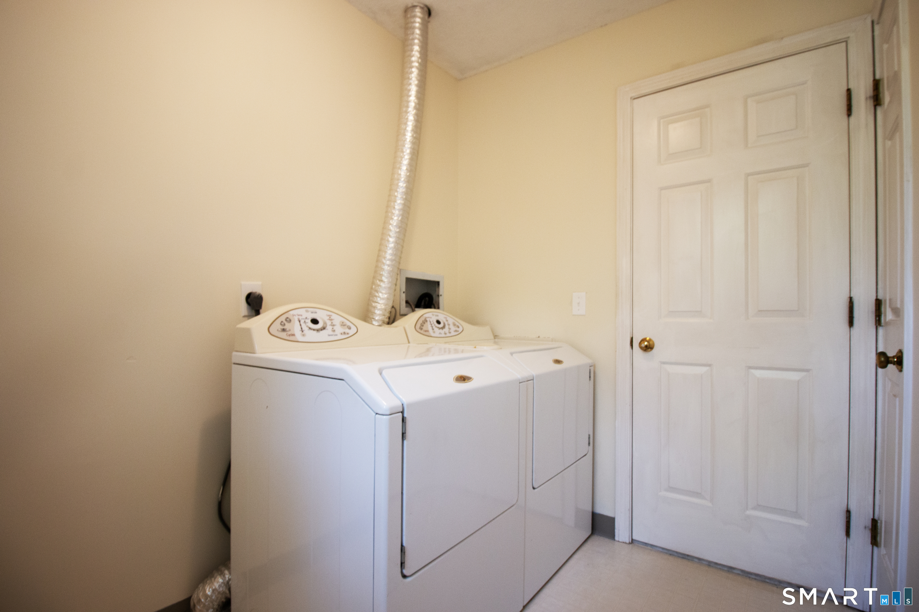 378 Meridian St Extension, Unit 28 Groton, CT 06340 - Photo 18 of 21 Gallery Image 18