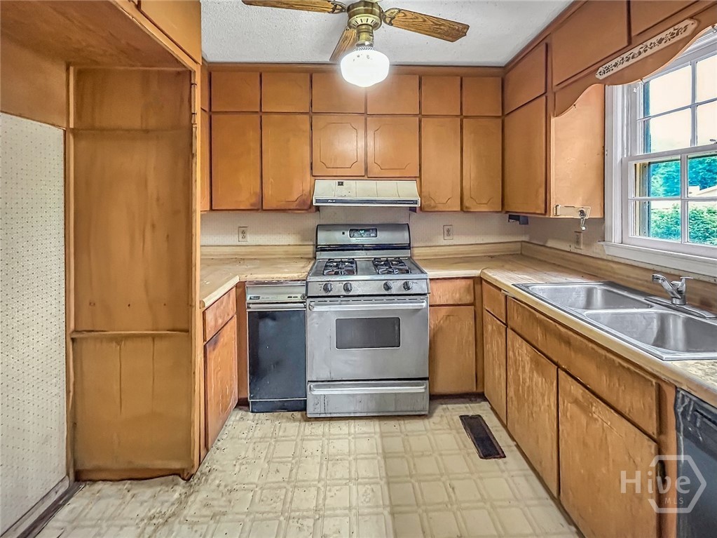 411 Edgewater Circle Macon, GA 31220 - Photo 15 of 34