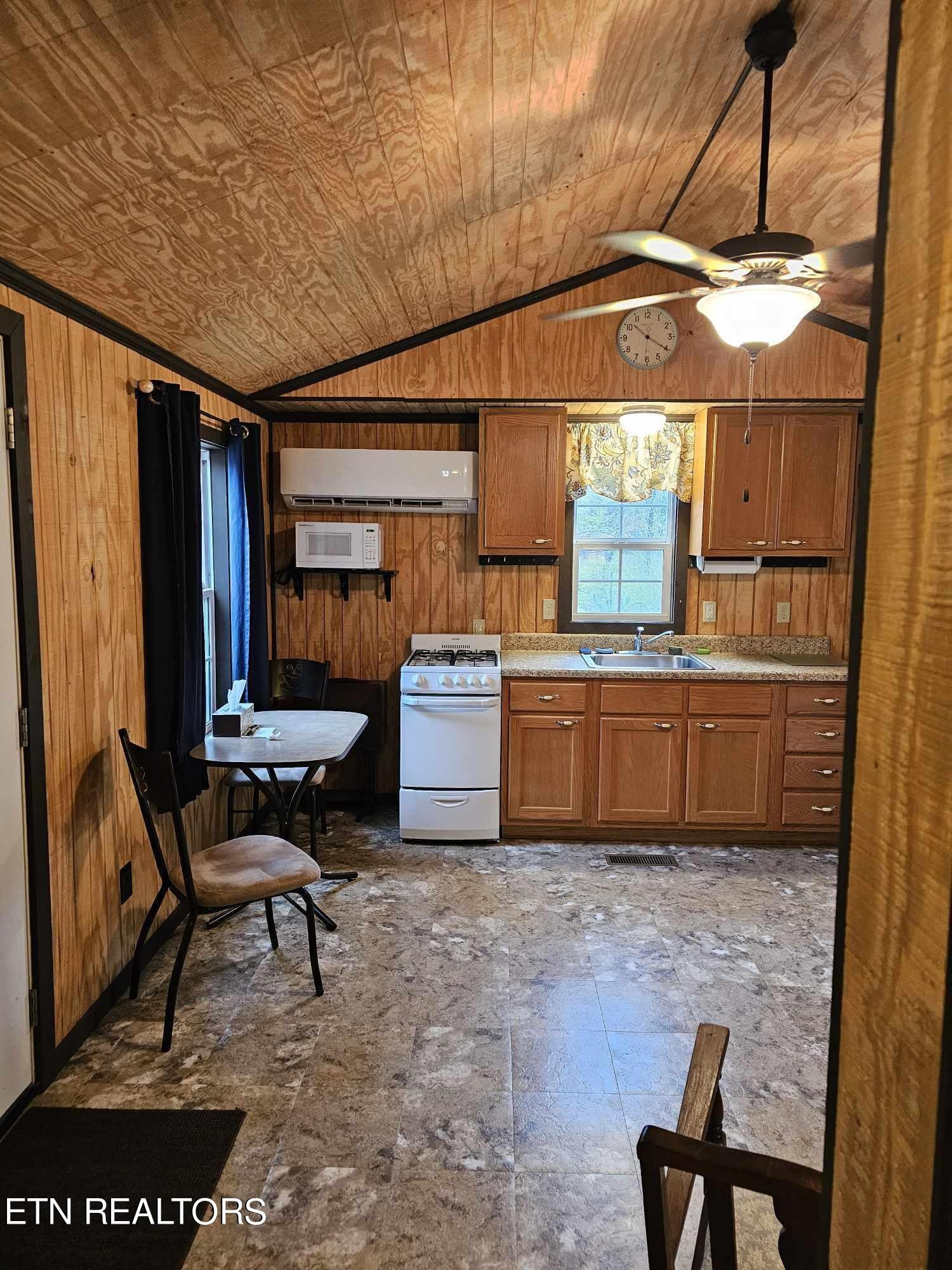 325 Plateau Road Crossville, TN 38571 - Photo 14 of 18 Gallery Image 14