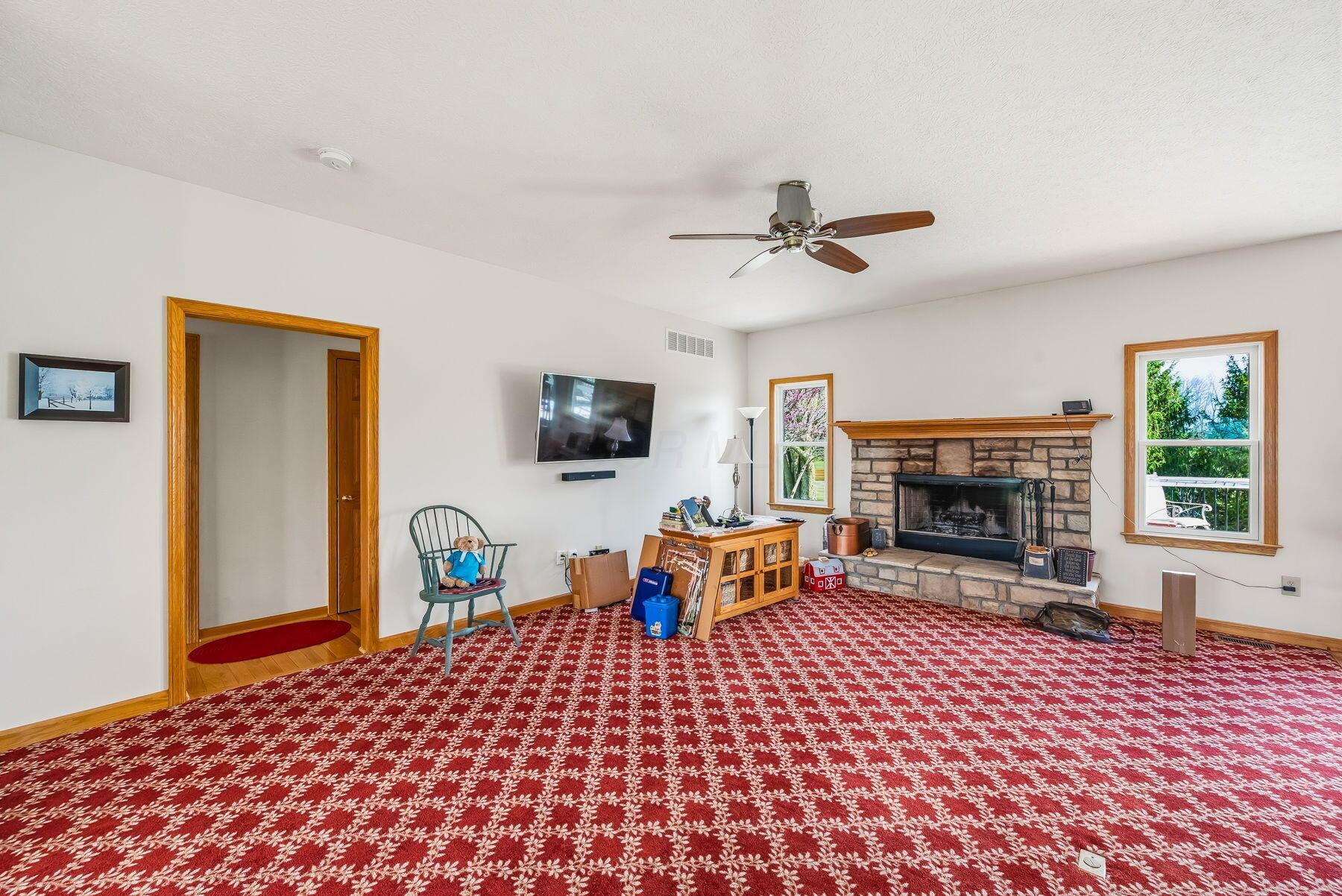 6370 Curren Road Prospect, OH 43342 - Photo 8 of 62 Living Room