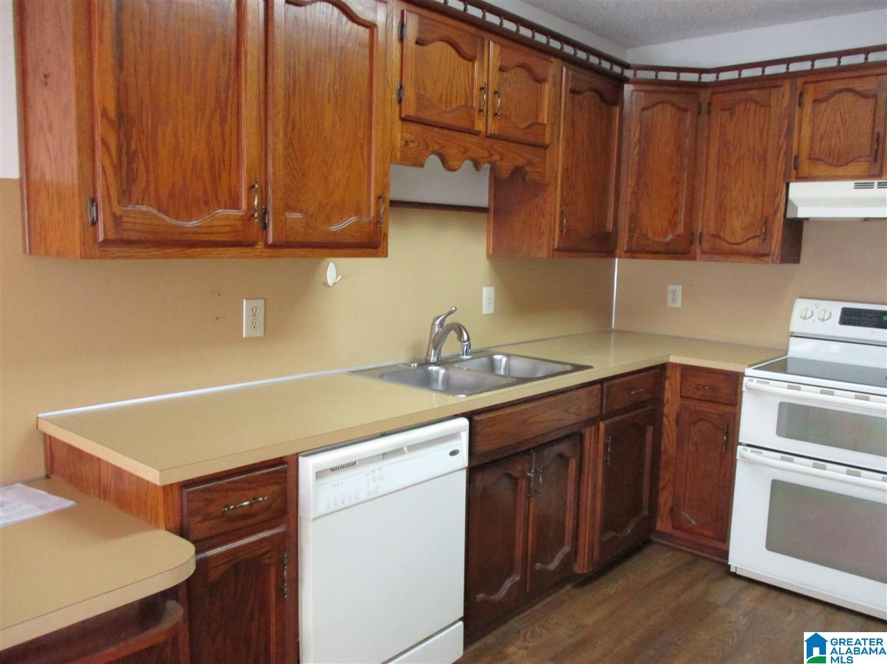 5633 Hampton Road Birmingham, AL 35210 - Photo 9 of 49