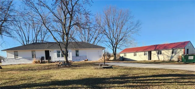 $625,000 | 29002 East State Rte B Highway, Archie, MO 64725