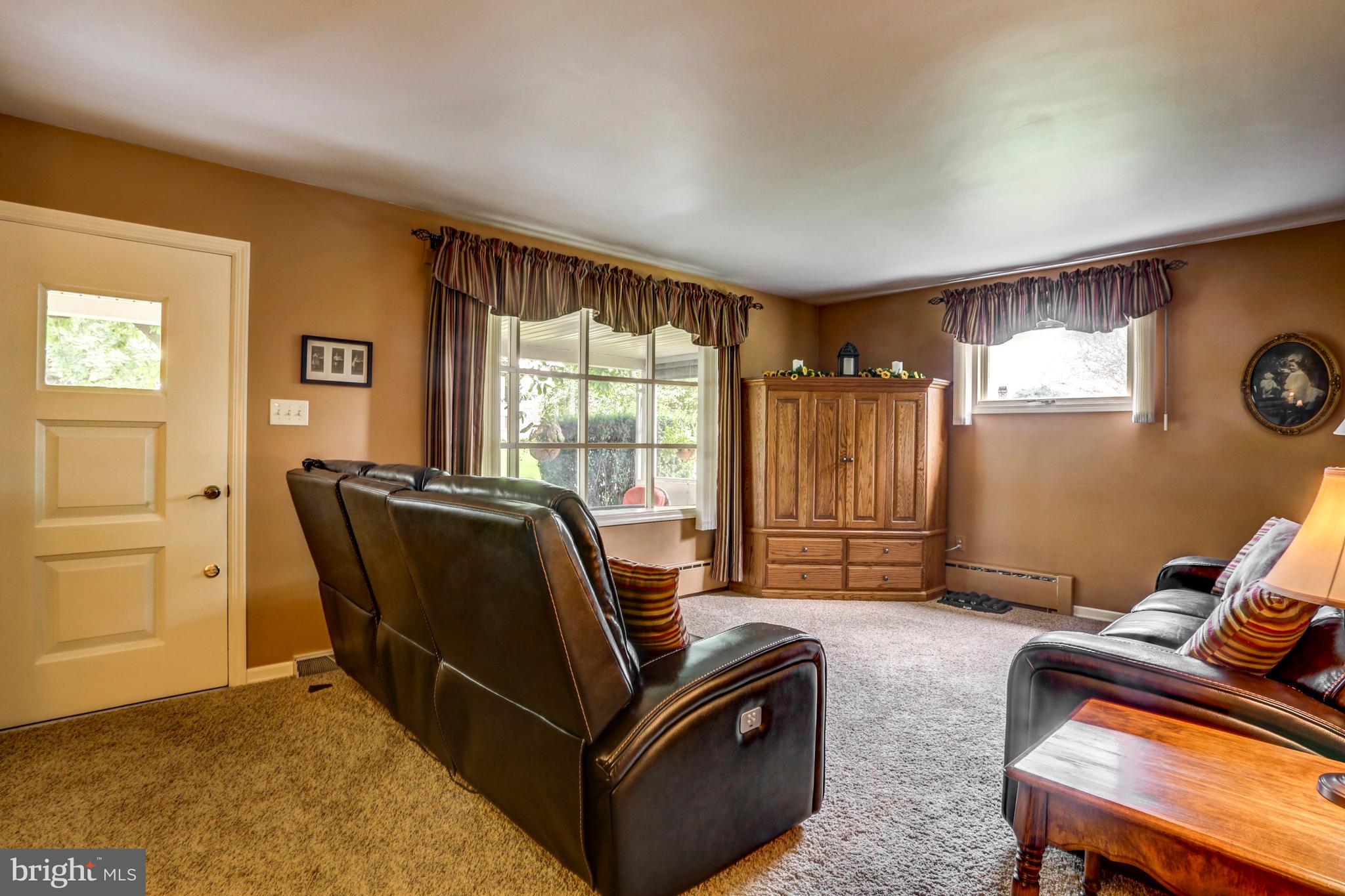 159 Jimanna Road Lancaster, PA 17602 - Photo 5 of 34 Living Room