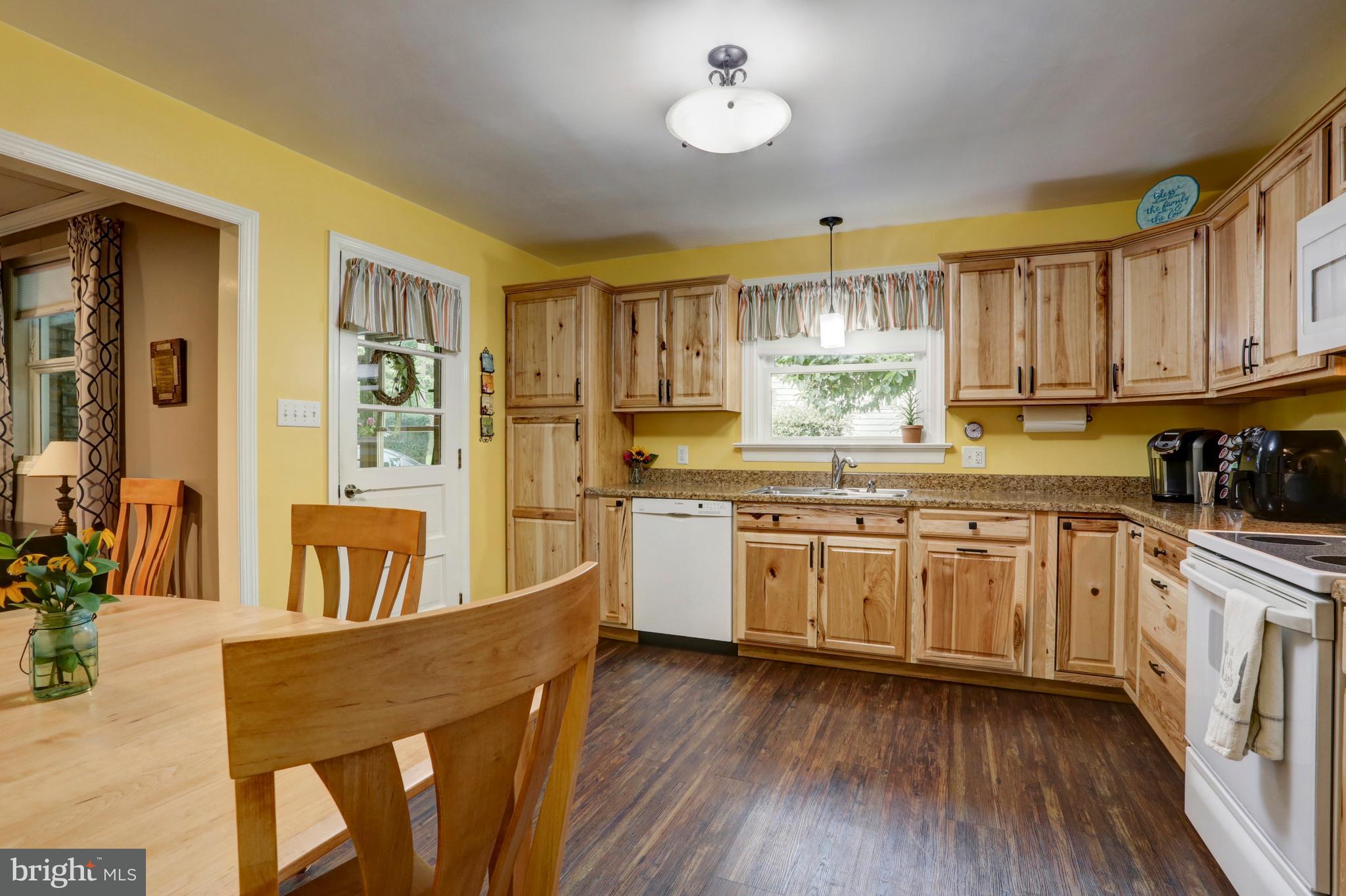 159 Jimanna Road Lancaster, PA 17602 - Photo 8 of 34 Kitchen