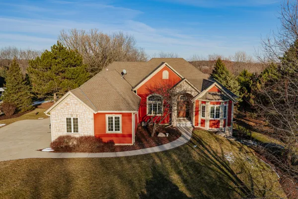 $910,000 | W292N4254 Prairie Wind Circle, Delafield, WI 53072