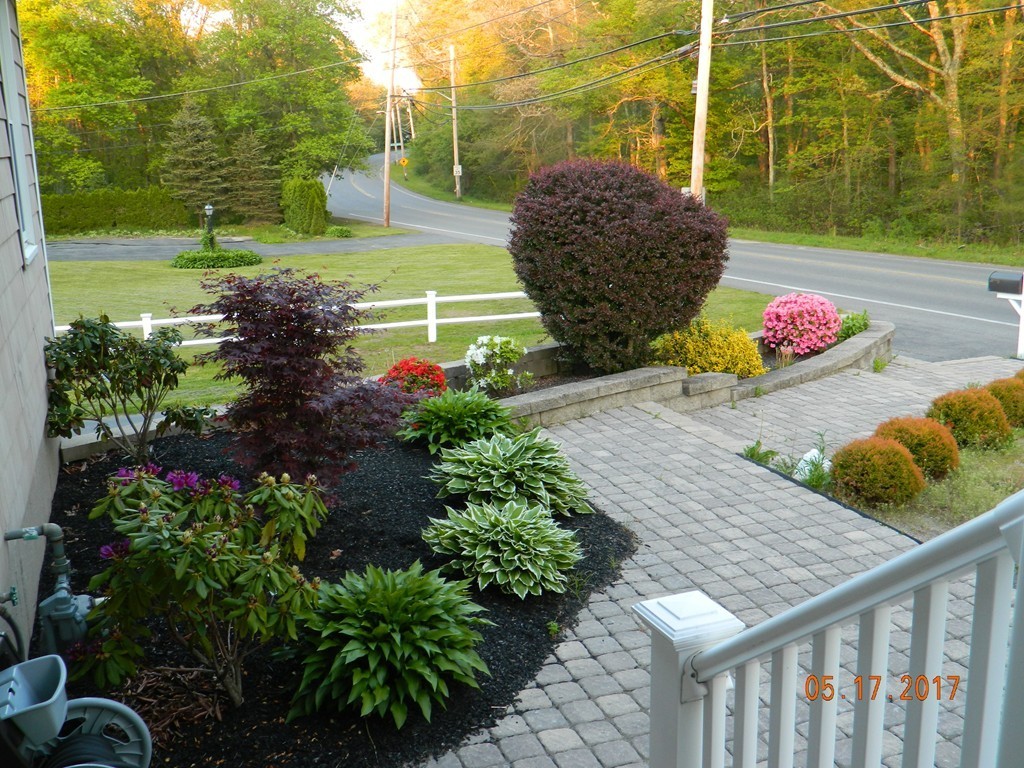 413 Stevens Road Swansea, MA 02777 - Photo 3 of 29 Gallery Image 3