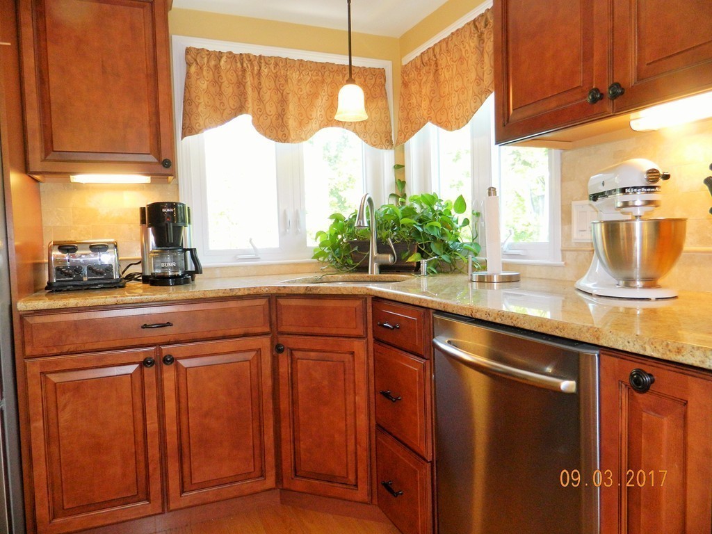 413 Stevens Road Swansea, MA 02777 - Photo 5 of 29 Gallery Image 5