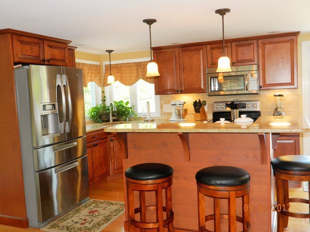 413 Stevens Road Swansea, MA 02777 - Photo 6 of 29 Gallery Image 6