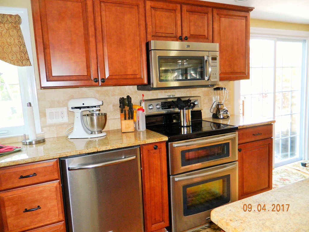 413 Stevens Road Swansea, MA 02777 - Photo 8 of 29 Gallery Image 8