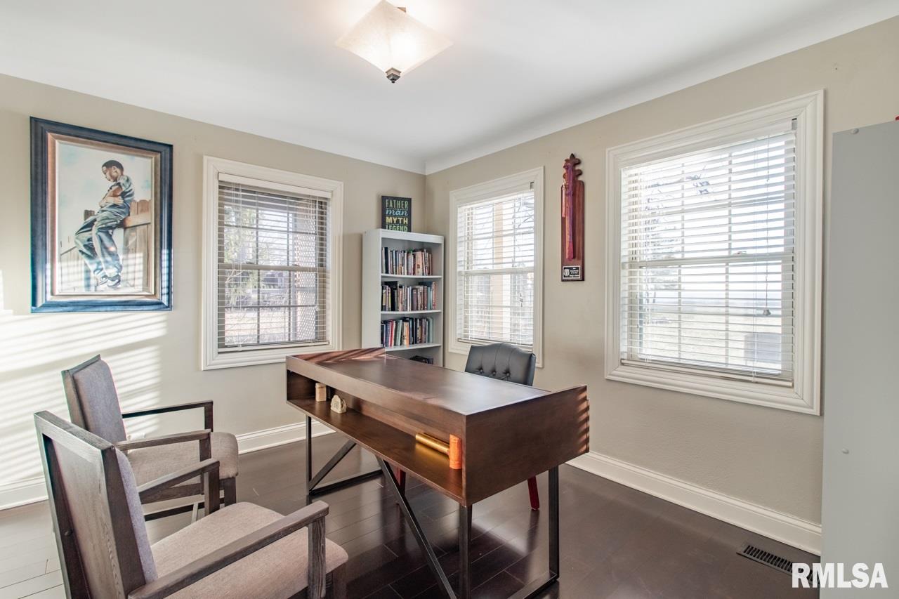 5315 North Prospect Road Peoria, IL 61614 - Photo 12 of 40 Gallery Image 12