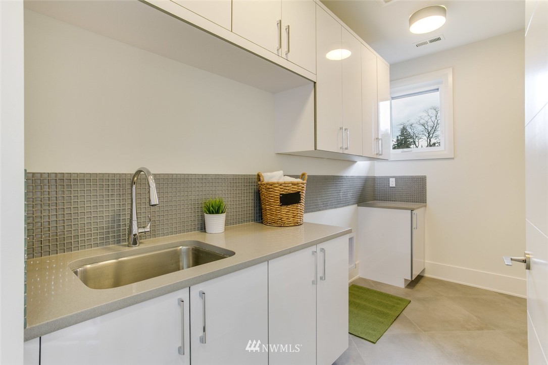 1420 Lyons Avenue Northeast Renton, WA 98059 - Photo 17 of 25 Gallery Image 17