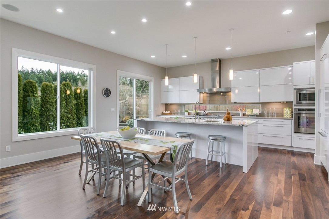 1420 Lyons Avenue Northeast Renton, WA 98059 - Photo 4 of 25 Gallery Image 4