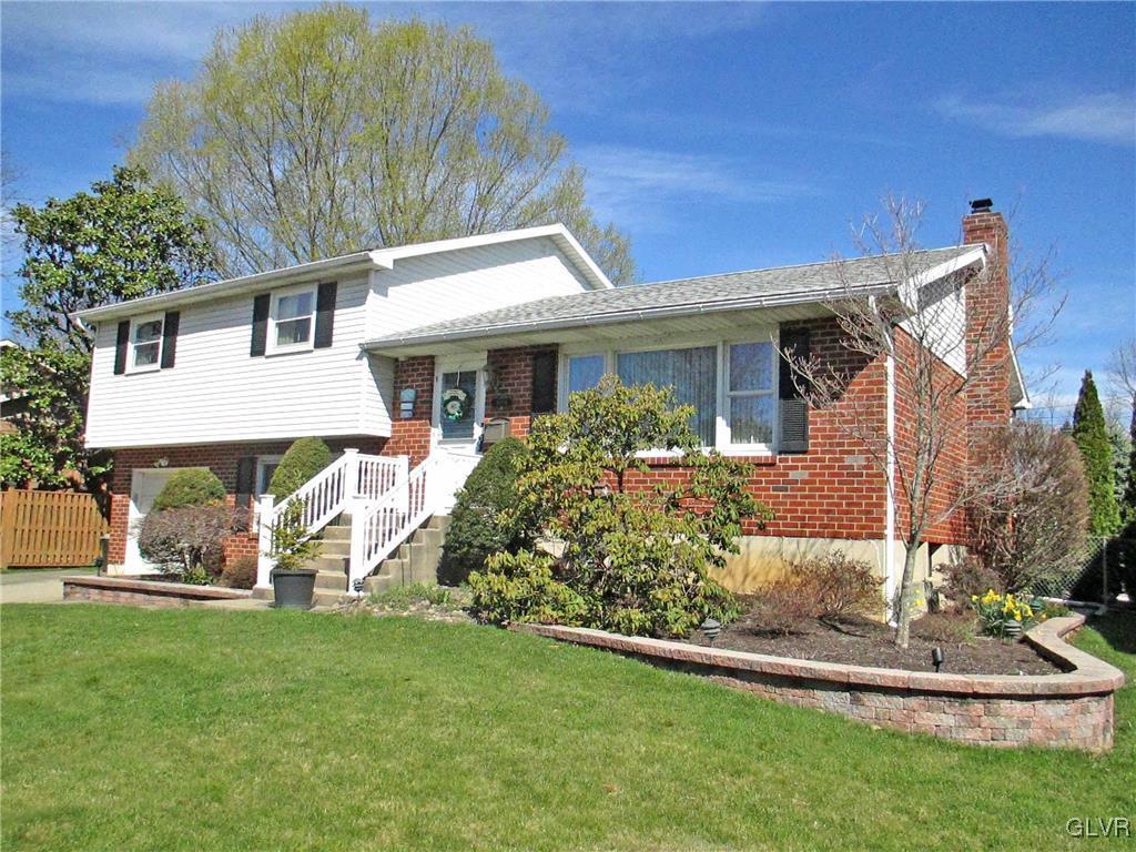 1954 Kingsley Drive Bethlehem, PA 18018 - Photo 1 of 34 Gallery Image 1