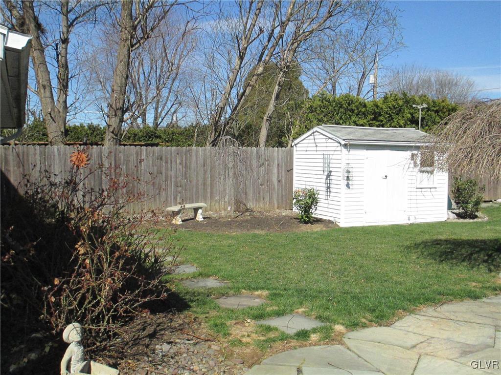 1954 Kingsley Drive Bethlehem, PA 18018 - Photo 13 of 34 Gallery Image 13