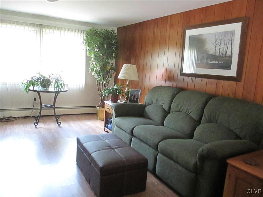 1954 Kingsley Drive Bethlehem, PA 18018 - Photo 17 of 34 Gallery Image 17