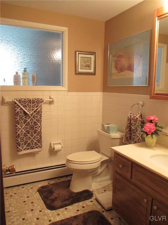 1954 Kingsley Drive Bethlehem, PA 18018 - Photo 24 of 34 Gallery Image 24