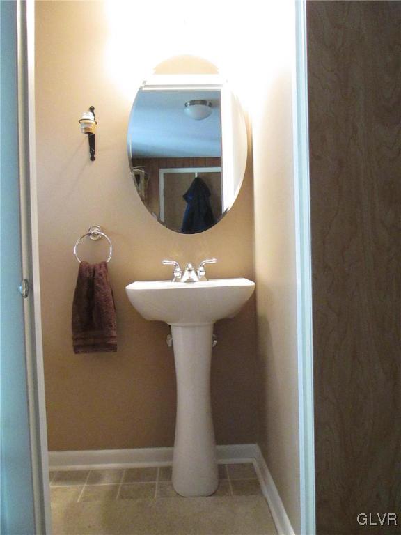 1954 Kingsley Drive Bethlehem, PA 18018 - Photo 26 of 34 Gallery Image 26