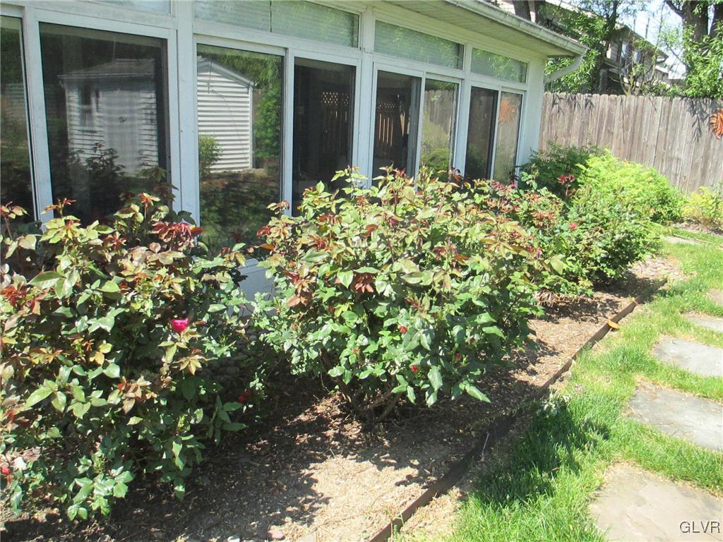 1954 Kingsley Drive Bethlehem, PA 18018 - Photo 33 of 34 Gallery Image 33