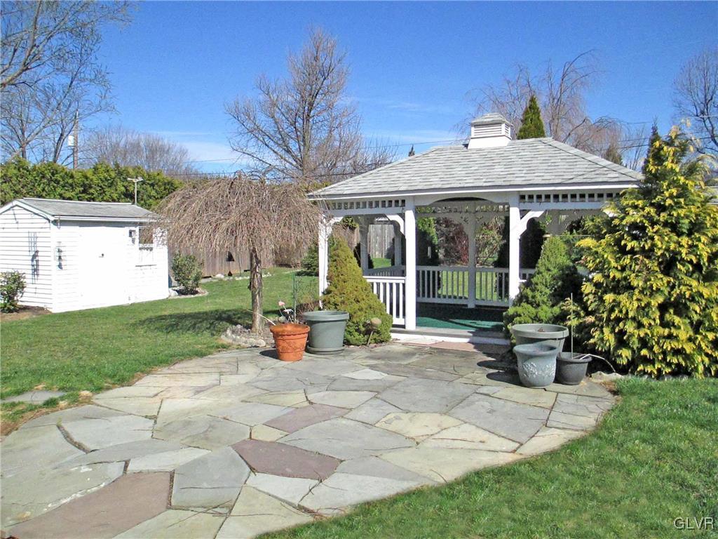 1954 Kingsley Drive Bethlehem, PA 18018 - Photo 4 of 34 Gallery Image 4