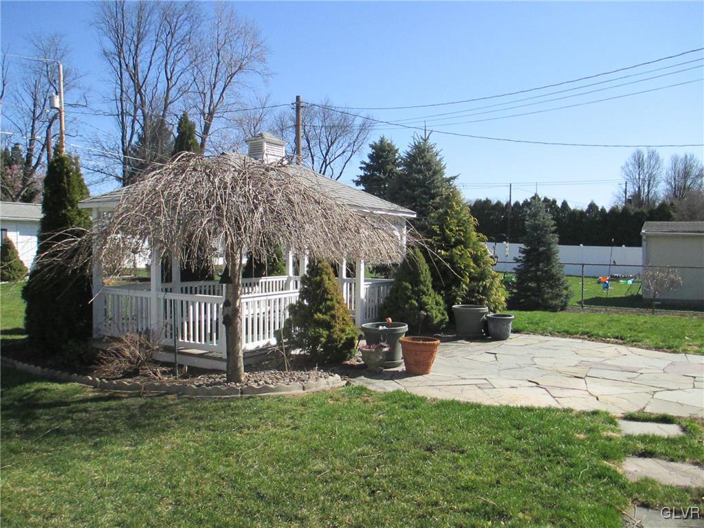 1954 Kingsley Drive Bethlehem, PA 18018 - Photo 6 of 34 Gallery Image 6