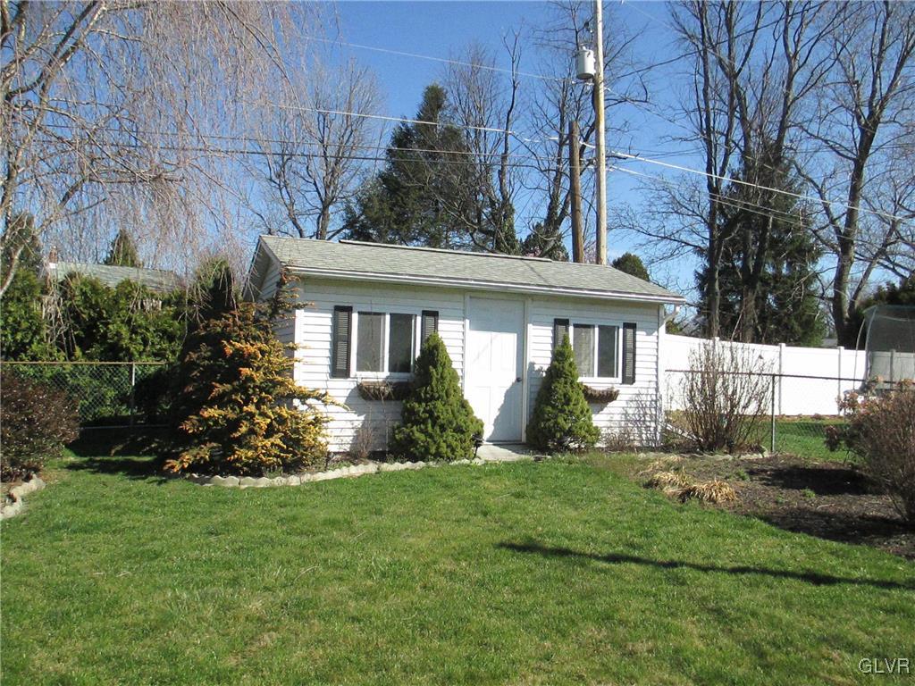 1954 Kingsley Drive Bethlehem, PA 18018 - Photo 9 of 34 Gallery Image 9