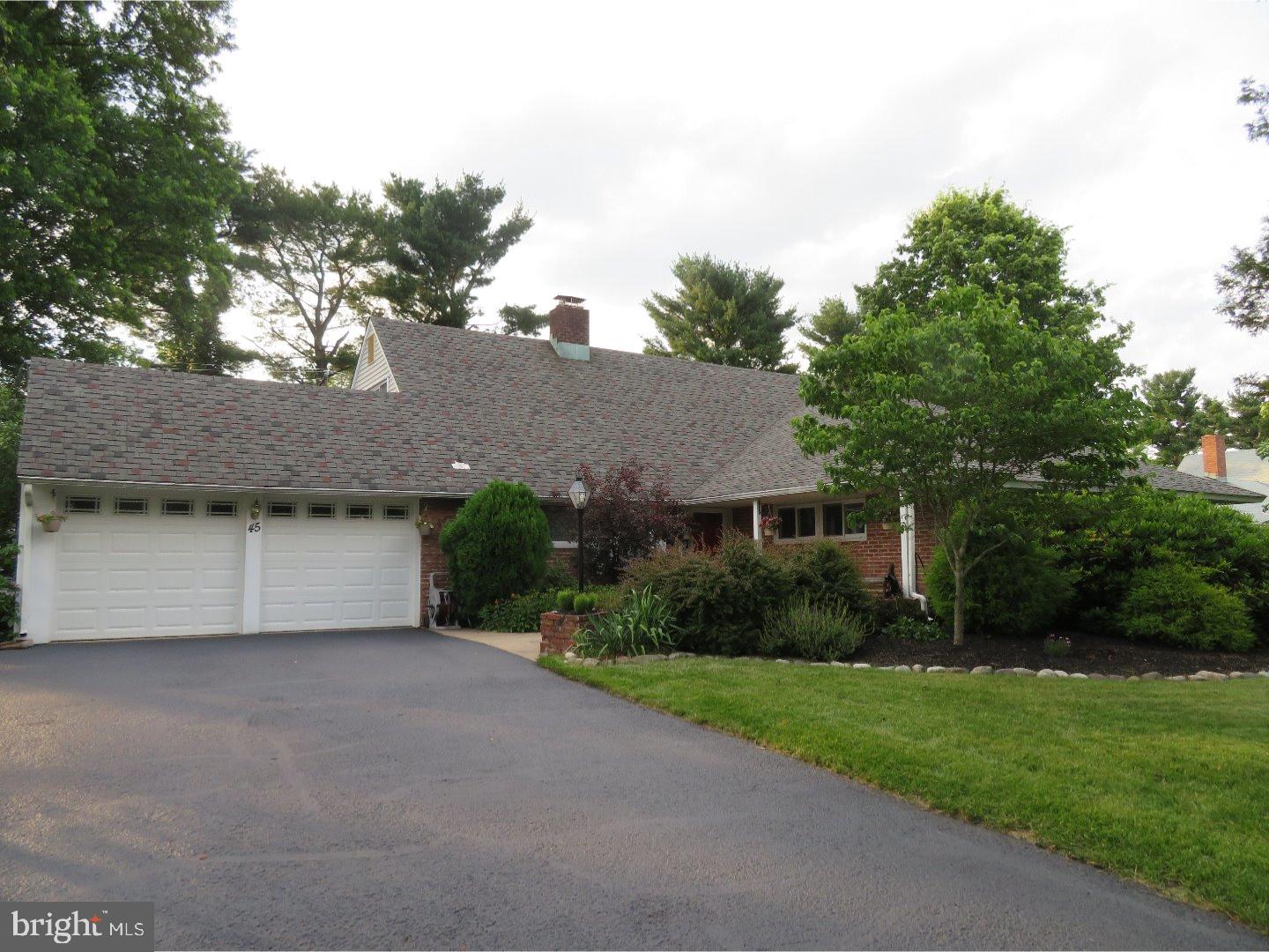45 Four Leaf Road Levittown, PA 19056 - Photo 1 of 25 Gallery Image 1