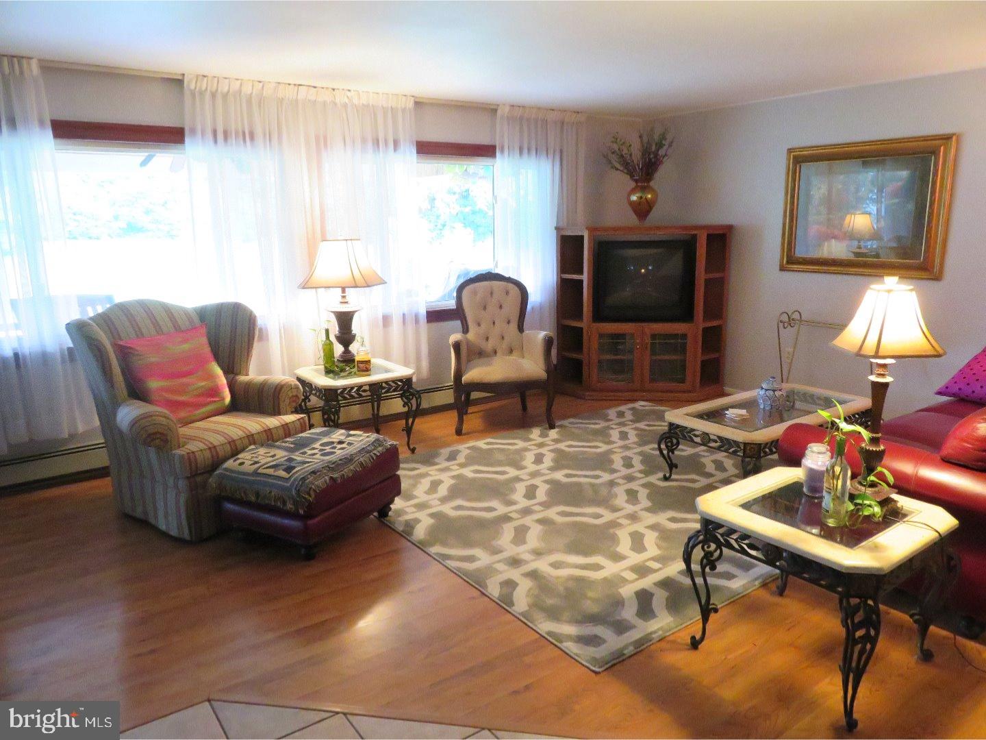 45 Four Leaf Road Levittown, PA 19056 - Photo 8 of 25 Gallery Image 8