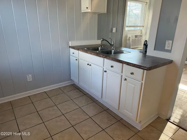 $770 | 218 Richlands Avenue, Unit 2, Jacksonville, NC 28540