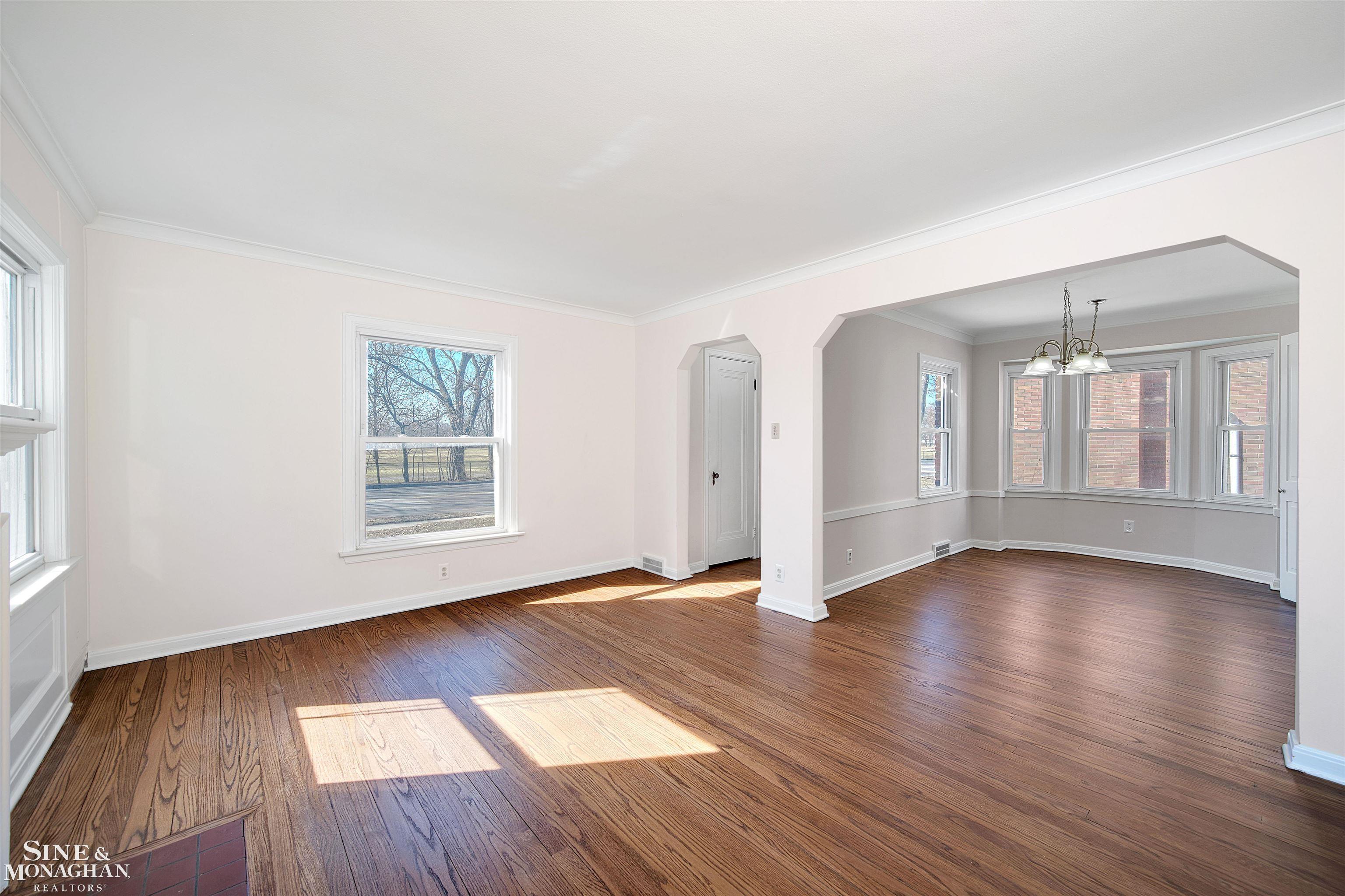 1448 Vernier Road Grosse Pointe, MI 48236 - Photo 7 of 27 50169061-9815b045-a126-46c3-995d-6a1a2207a550.JPG