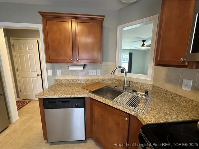 $1,700 | 66 Great Oak Court, Bunnlevel, NC 28323