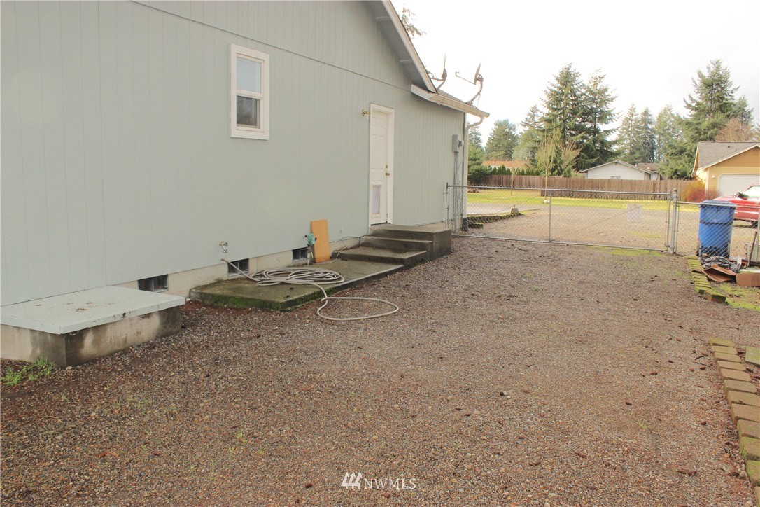 17236 Barely A Lane Southwest Rochester, WA 98579 - Photo 5 of 25