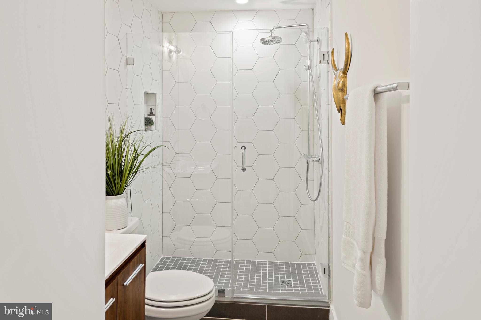 2238 Ontario Road Northwest, Unit 5 Washington, DC 20009 - Photo 10 of 11