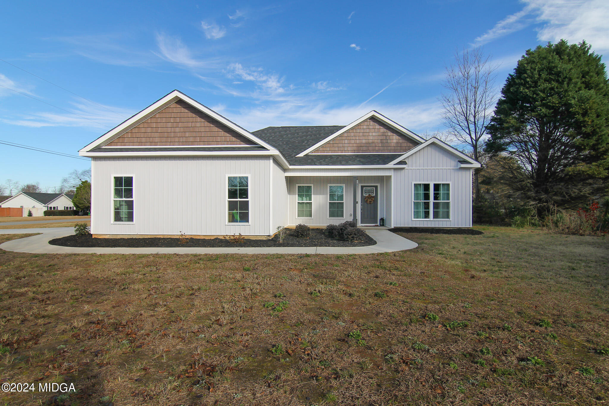 144 Summit Drive Byron, GA 31008 - Photo 1 of 27 a view of a house with a yard