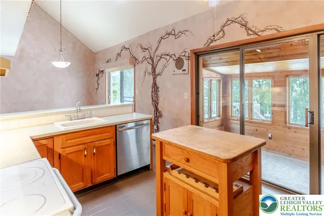 $394,900 | 3560 Moravian Court, Bethlehem, PA 18020