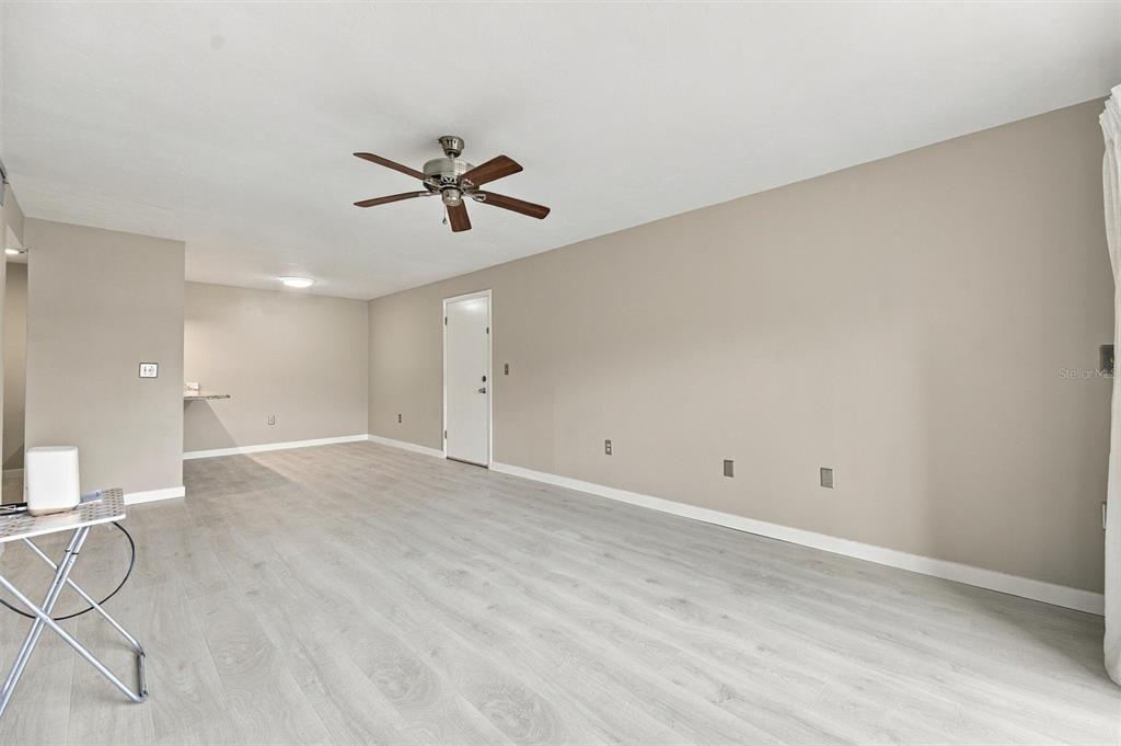 3265 South Beneva Road, Unit 104 Sarasota, FL 34232 - Photo 6 of 39 Gallery Image 6