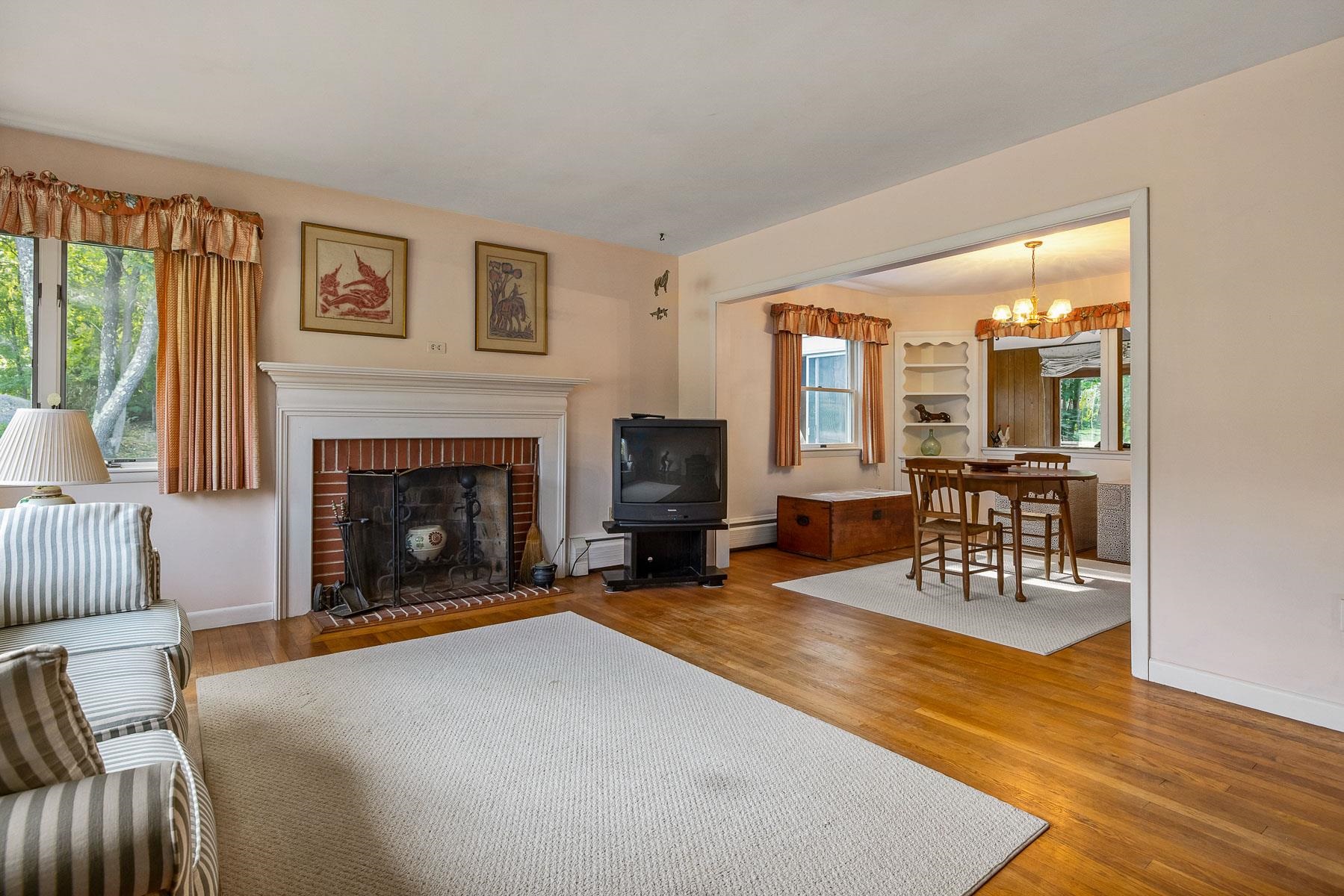 16 Olde Parish Road Rye, NH 03870 - Photo 4 of 40