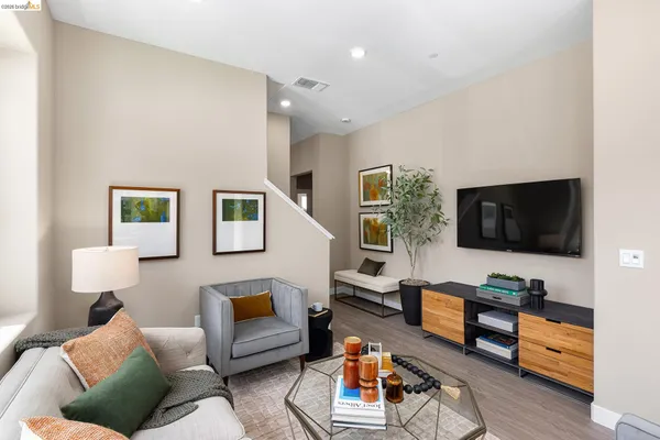 $867,000 | 28924 Parkridge Loop, Unit 103, Hayward, CA 94544