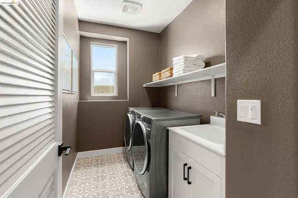 $867,000 | 28924 Parkridge Loop, Unit 103, Hayward, CA 94544