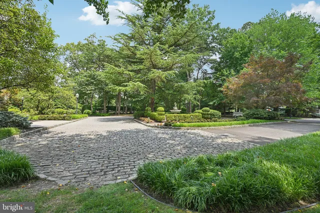 $1,775,000 | 12 Cove Road, Moorestown, NJ 08057