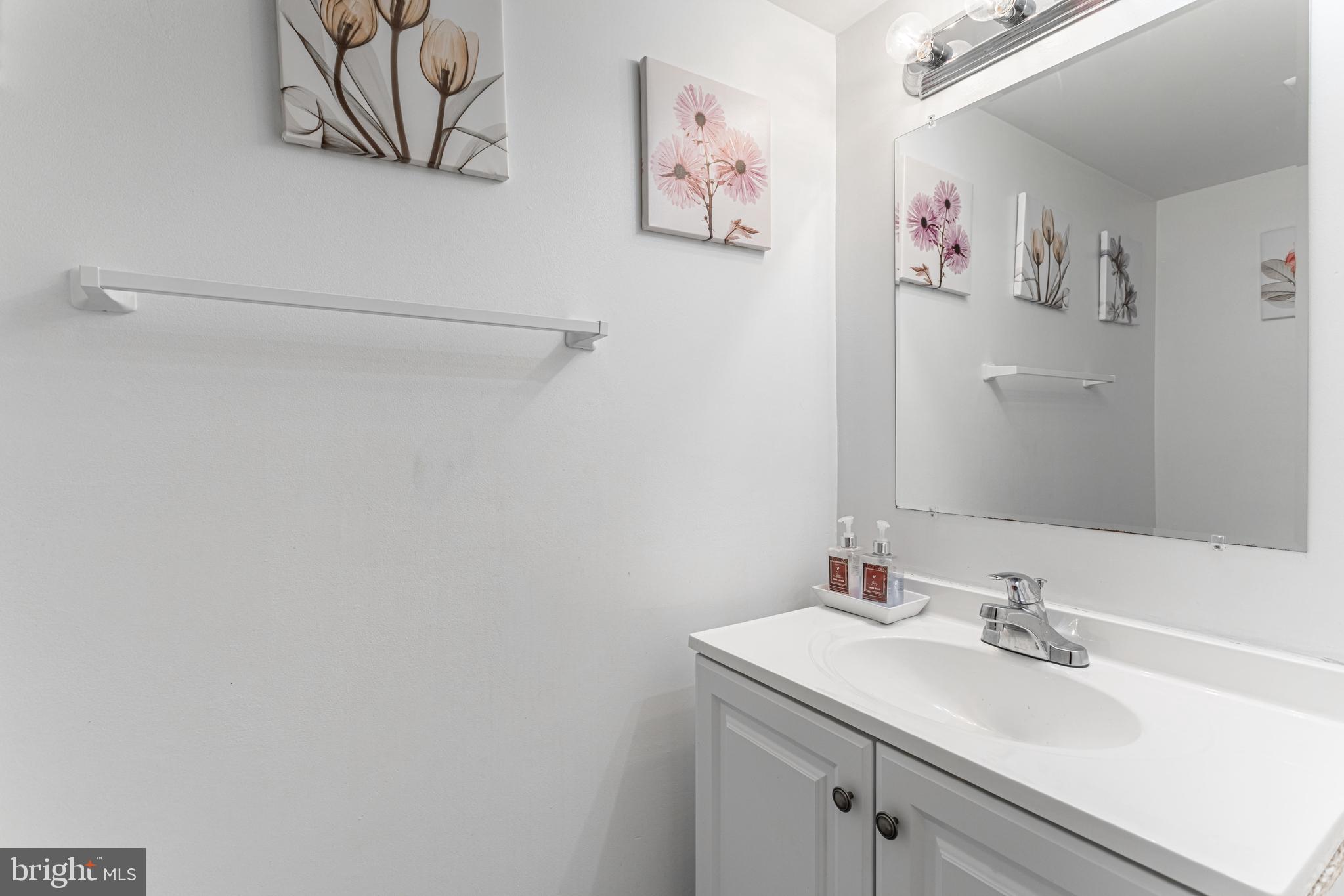 3048 Seminole Road Woodbridge, VA 22192 - Photo 10 of 28 Gallery Image 10