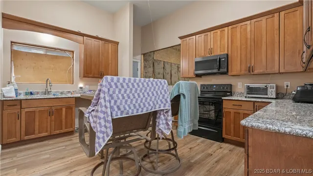 $699,000 | 835 Greenview Drive, Camdenton, MO 65020