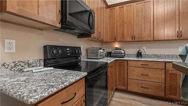 $699,000 | 835 Greenview Drive, Camdenton, MO 65020