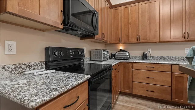 $699,000 | 835 Greenview Drive, Camdenton, MO 65020