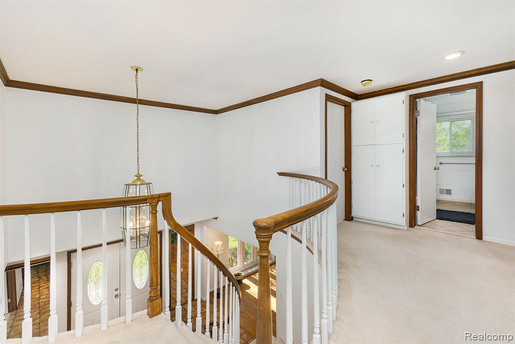 349 Shellbourne Drive Rochester Hills, MI 48309 - Photo 19 of 37