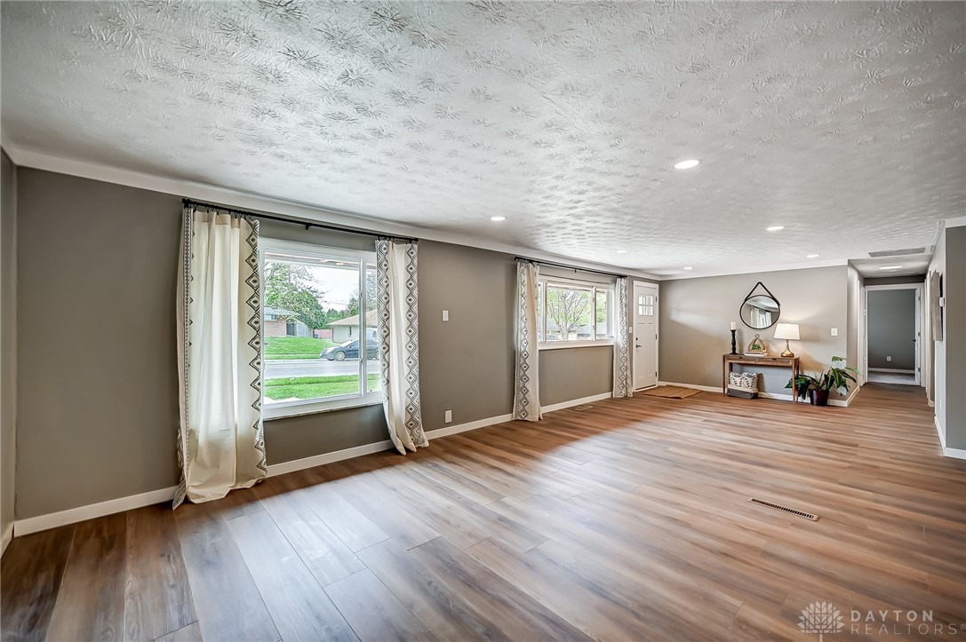4455 East Kitridge Road Dayton, OH 45424 - Photo 10 of 43